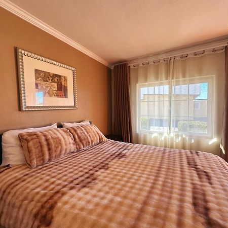 Royal Inn And Suites Хемет Экстерьер фото