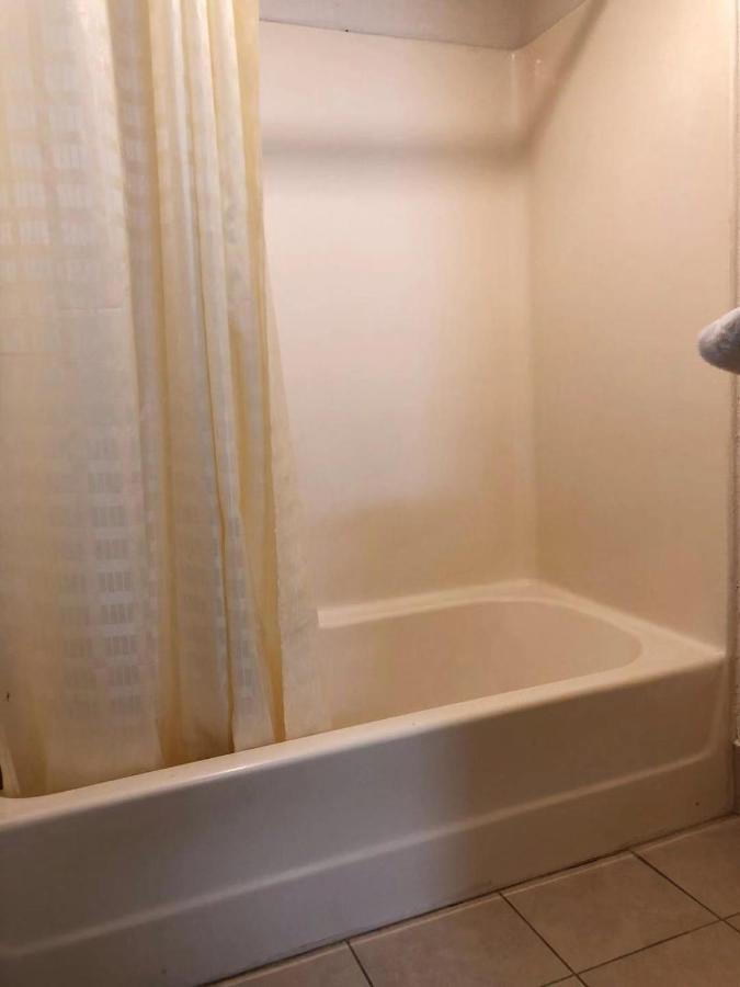 Royal Inn And Suites Хемет Экстерьер фото