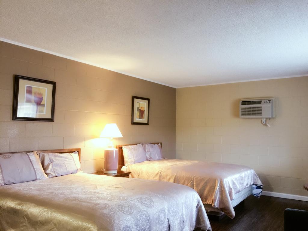 Royal Inn And Suites Хемет Экстерьер фото