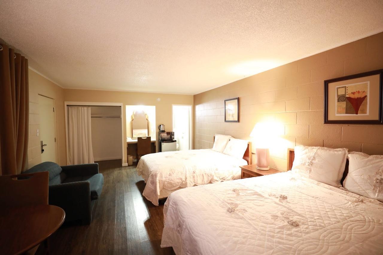 Royal Inn And Suites Хемет Экстерьер фото