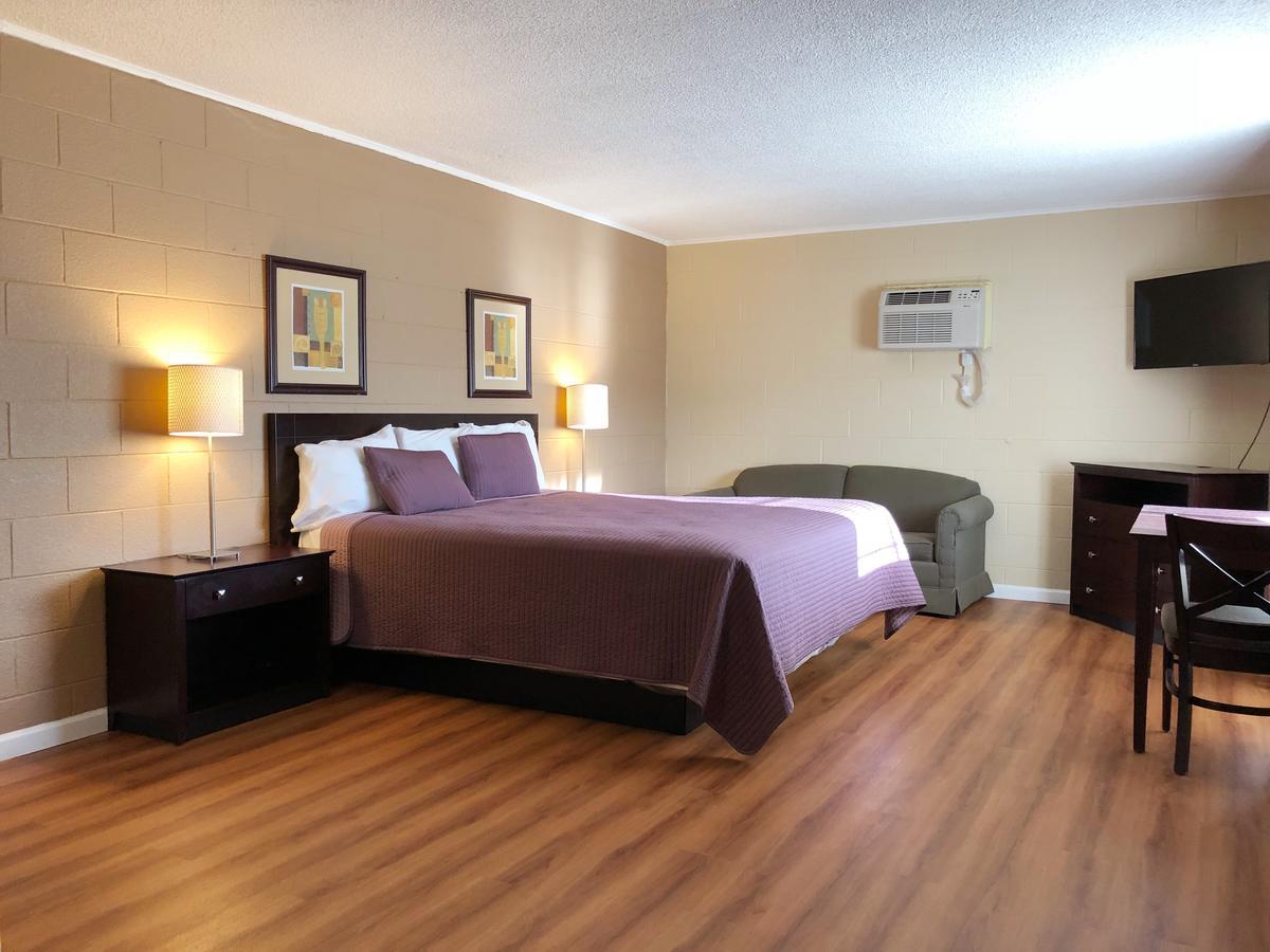 Royal Inn And Suites Хемет Экстерьер фото