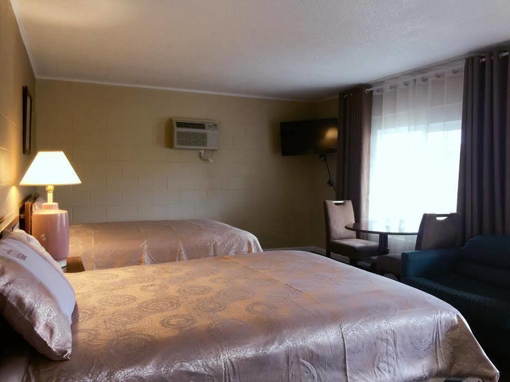 Royal Inn And Suites Хемет Экстерьер фото